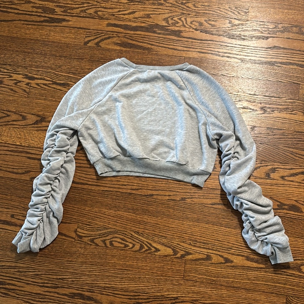 Gray Ruched Sleeve Crop Top - Picture 5 of 5
